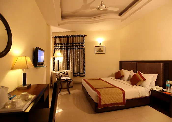 Hotel The Class, Delhi Airport